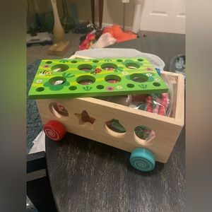 Tohibee wooden farm play with bunny